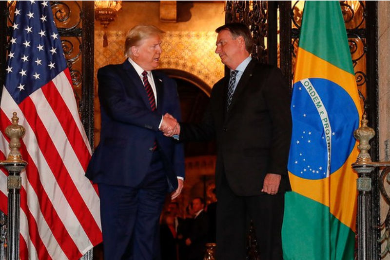 Bolsonaro pediu ajuda a advogado de Trump e cogitou asilo na Argentina, aponta PF