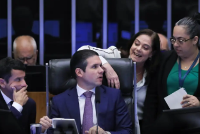 Câmara aprova urgência para isenção do IR de quem ganha até R$ 5 mil
