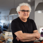 A Academia Brasileira de Letras (ABL) elegeu, nesta quinta-feira (14), o escritor, professor e tradutor Milton Hatoum para ocupar a