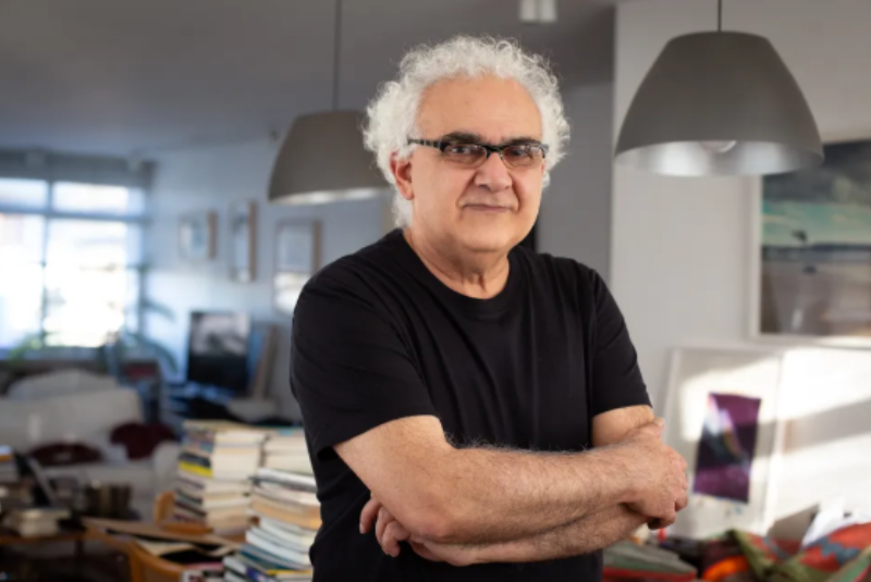 A Academia Brasileira de Letras (ABL) elegeu, nesta quinta-feira (14), o escritor, professor e tradutor Milton Hatoum para ocupar a
