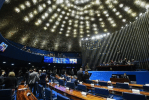 Após pouco mais de 47 horas de ocupação, parlamentares da oposição desocuparam na manhã desta quinta-feira (7) o plenário do Senado Federal.