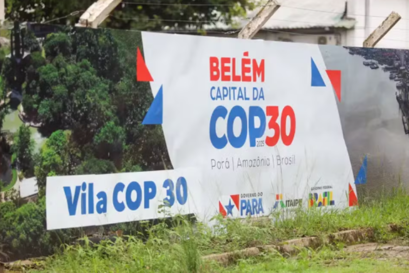 O presidente da COP30, André Corrêa do Lago, revelou que países têm pressionado o governo brasileiro a transferir a conferência climática da