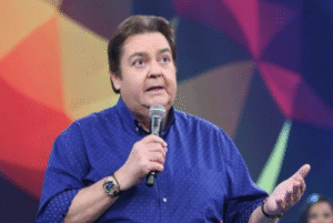 O apresentador Fausto Silva, o Faustão, foi extubado neste sábado (9) e apresenta boa recuperação, segundo confirmou sua assessoria de