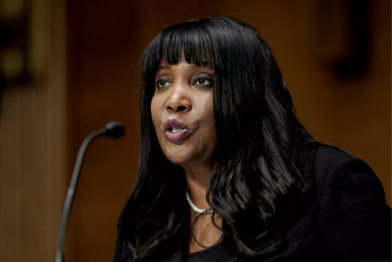Lisa Cook é demitida por Trump e contesta decisão que considera ilegal