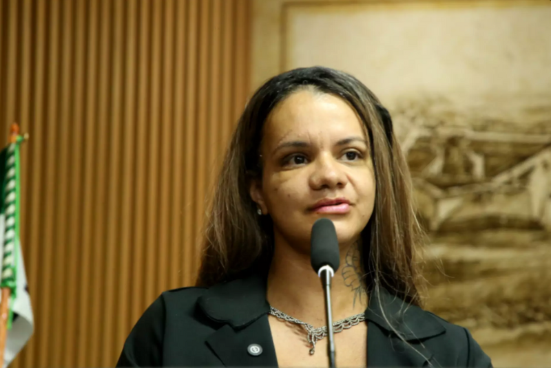 Mulher agredida com 61 socos recebe Comenda Maria da Penha em Natal