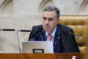 O presidente do STF, Roberto Barroso, tem demonstrado frustração com a divisão interna da Corte e cogita deixar o cargo após encerrar...