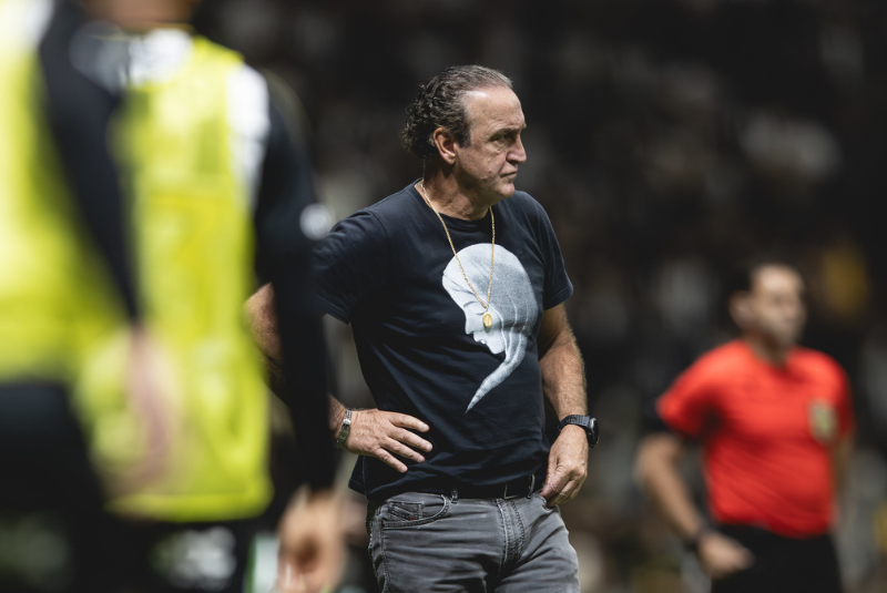 O Atlético-MG vive dias de tensão após perder para o Cruzeiro por 2 a 0, na Arena MRV, pela Copa do Brasil. A diretoria se reuniu...
