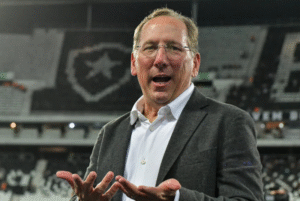O empresário John Textor transferiu os ativos da SAF Botafogo, incluindo receitas de bilheteria, patrocínio e direitos de transmissão...