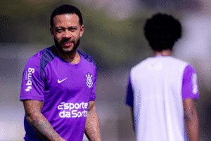 O Corinthians entra em uma semana crucial com foco dividido entre o campo e a política. Na quarta (6), o time encara o Palmeiras no jogo...