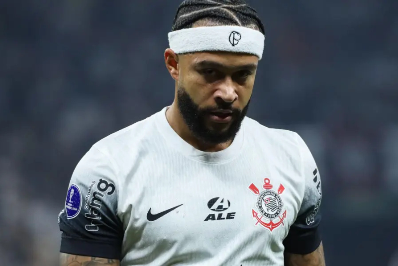 O Corinthians enfrenta dificuldades financeiras e negocia com o estafe de Memphis Depay para prorrogar o pagamento de R$ 11 milhões...