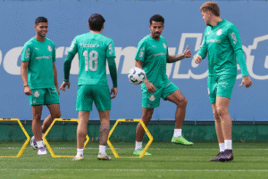 O Palmeiras começou a semana concentrado no clássico contra o Corinthians, válido pela volta das oitavas da Copa do Brasil...