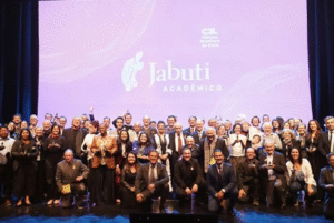 A segunda edição do Prêmio Jabuti Acadêmico, promovido pela Câmara Brasileira do Livro (CBL), anunciou as 26 obras vencedoras...