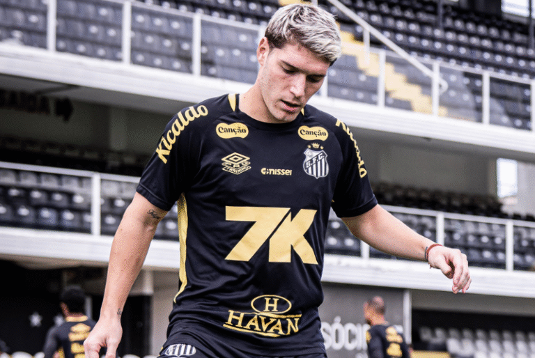 Sem Neymar diante do Bahia, Benjamín Rollheiser pode voltar ao time titular do Santos no domingo (24). O argentino chegou como...