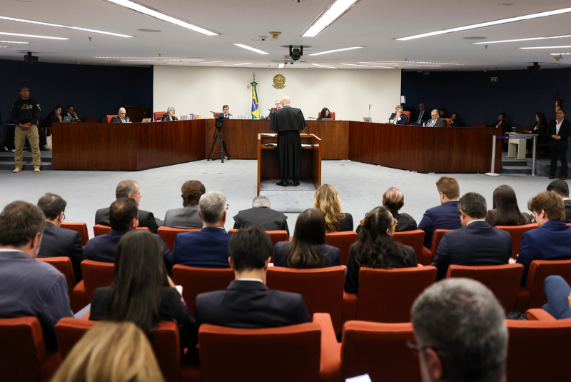 STF encerra primeiro dia do julgamento de Bolsonaro e mais sete réus