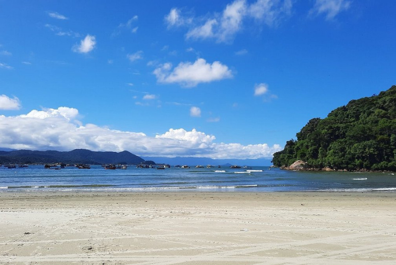 O corpo de um homem foi encontrado na manhã desta quinta-feira (25), na Praia do Perequê, em Guarujá, no litoral de São Paulo.