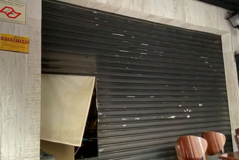A Polícia Civil de São Paulo interditou nesta terça-feira (30) um bar localizado na Alameda Lorena, nos Jardins, bairro nobre...