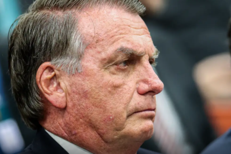 Bolsonaro pede autorização do STF para fazer procedimento médico