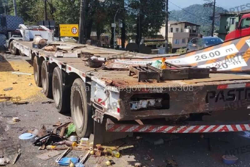 Uma colisão envolvendo três carretas provocou congestionamento de quase 8 km na Via Anchieta, na altura de Cubatão...