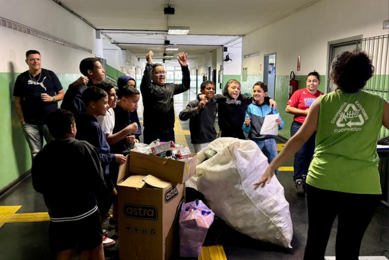 Mais de 1.300 alunos da rede municipal de Cubatão participam de uma gincana especial de Educação Ambiental promovida pela...