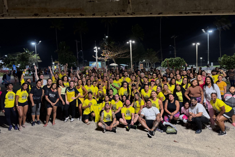 Mais de 200 pessoas participaram do Aulão Setembro Amarelo realizado no último sábado (13), na Praça Horácio Lafer...