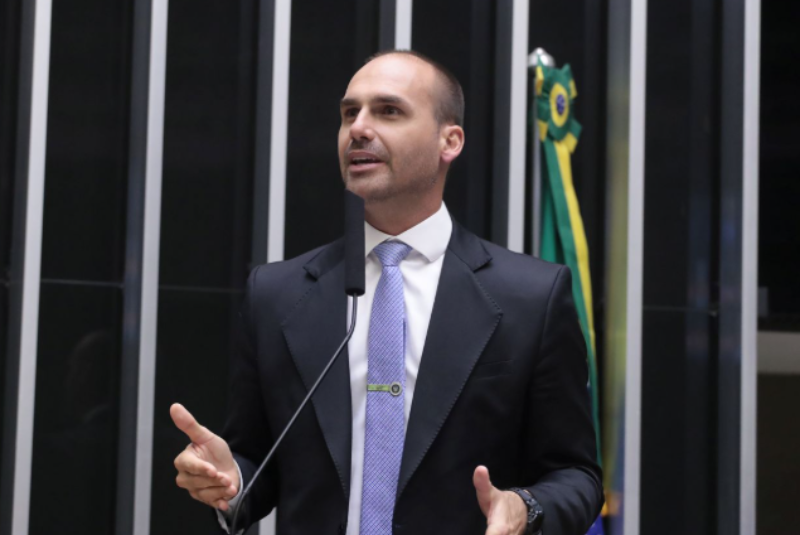 Eduardo Bolsonaro e Paulo Figueiredo são denunciados por coação internacional