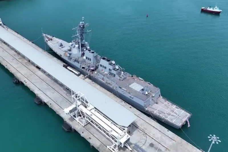 Militares dos EUA atacam embarcação suspeita de transporte de drogas ligada à Venezuela