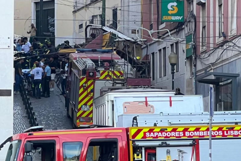 Elevador da Glória descarrila em Lisboa e deixa cerca de 20 feridos, dois em estado crítico