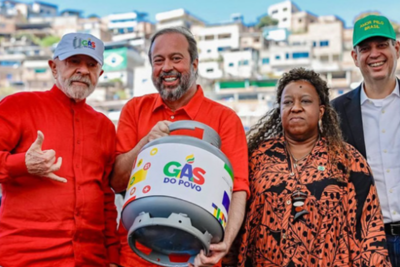 Lula assina MP do Gás do Povo para substituir Auxílio Gás e ampliar benefício