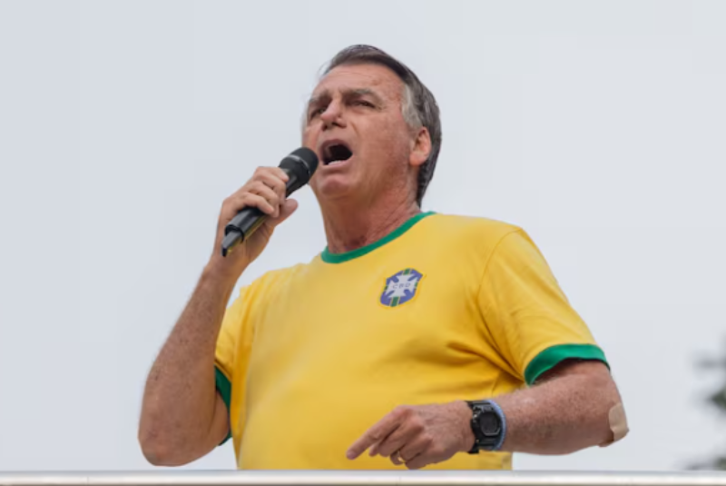 Moraes autoriza ida de Bolsonaro a hospital para procedimento na pele
