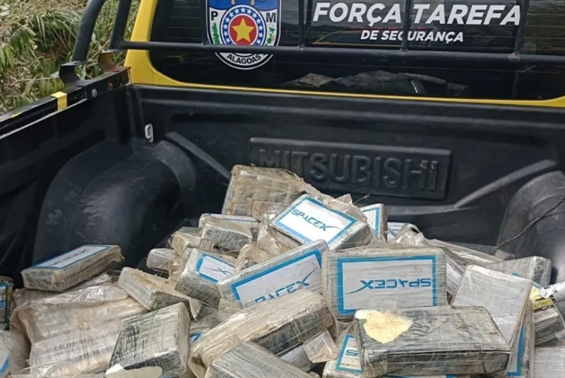 Avião com 200 kg de cocaína cai em canavial de Coruripe (AL)
