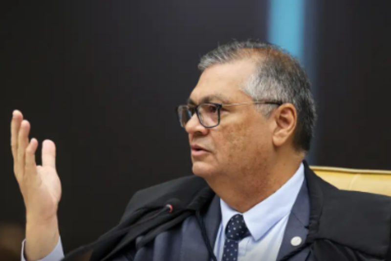 Dino suspende repasses de "emendas Pix" a nove municípios
