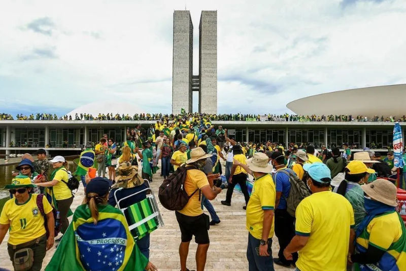 Anistia “light” ganha força no Congresso, mas excluiria Bolsonaro do perdão pelo 8 de Janeiro