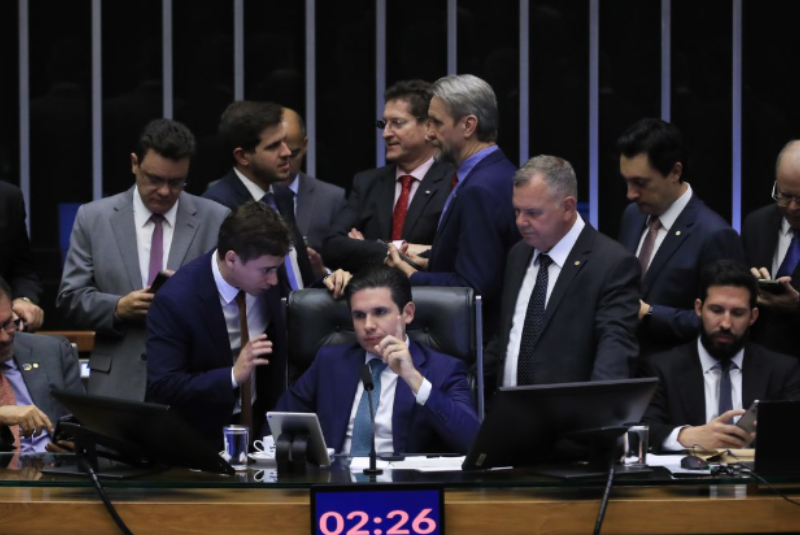 Entenda o que é a PEC da Blindagem e como ela afeta parlamentares