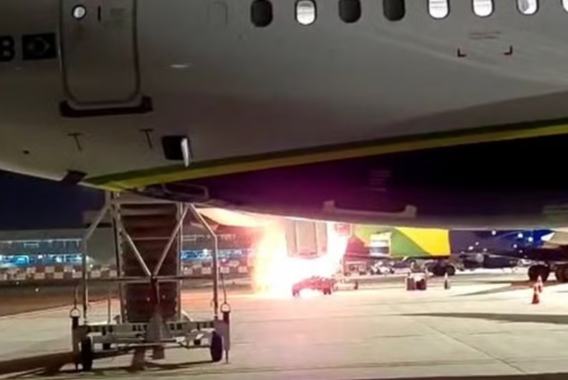 Caminhão pega fogo na pista do Aeroporto de Viracopos, em Campinas (SP)