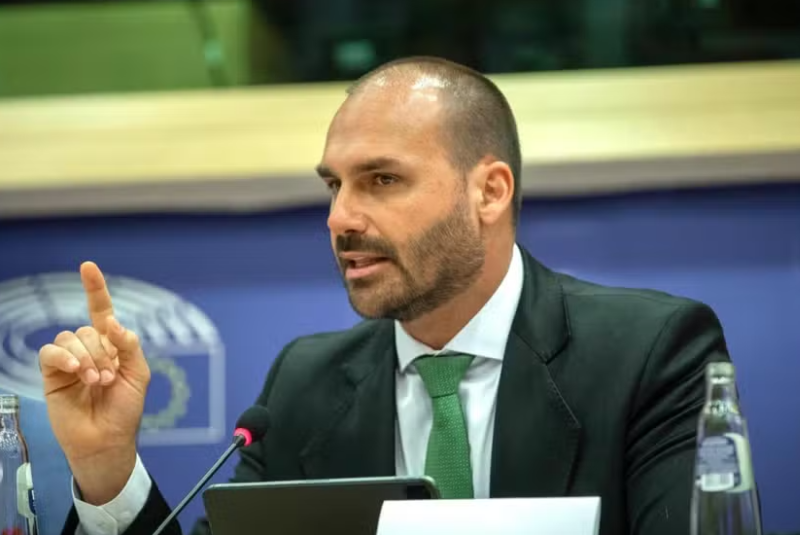 PEC da Blindagem: pode determinar retorno de Eduardo Bolsonaro