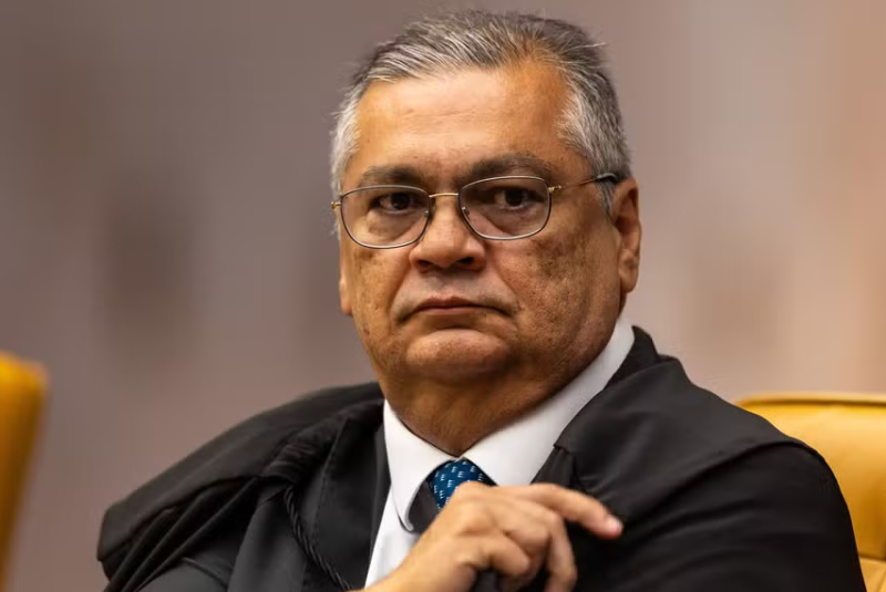 Dino abre inquérito contra Bolsonaro com base em relatório da CPI da Covid