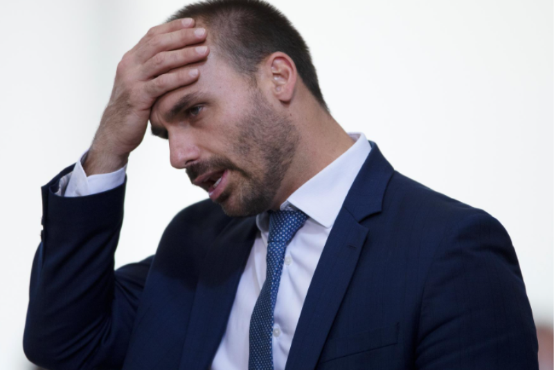 Conselho de Ética abre processo contra Eduardo Bolsonaro, que pode ter mandato cassado