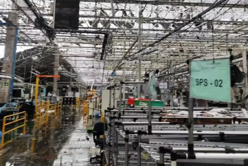 Toyota paralisa fábricas no Brasil após destruição de unidade em SP