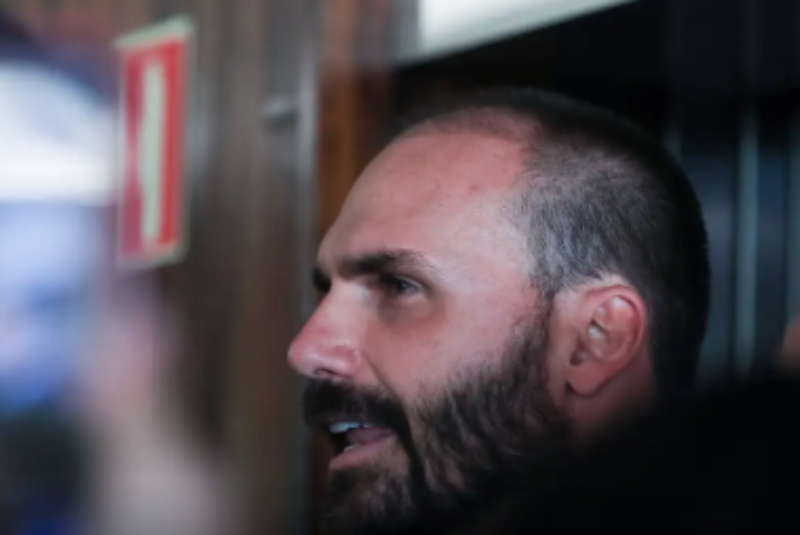 Delegado Freitas vai relatar processo contra Eduardo Bolsonaro