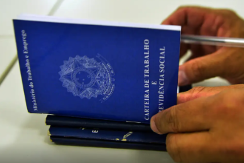 Brasil cria mais de 147 mil empregos com carteira assinada em agosto