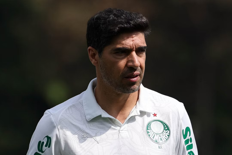 O técnico Abel Ferreira voltou a comandar o Palmeiras nesta segunda-feira (8), após viagem a Portugal durante a Data Fifa. O treinador...
