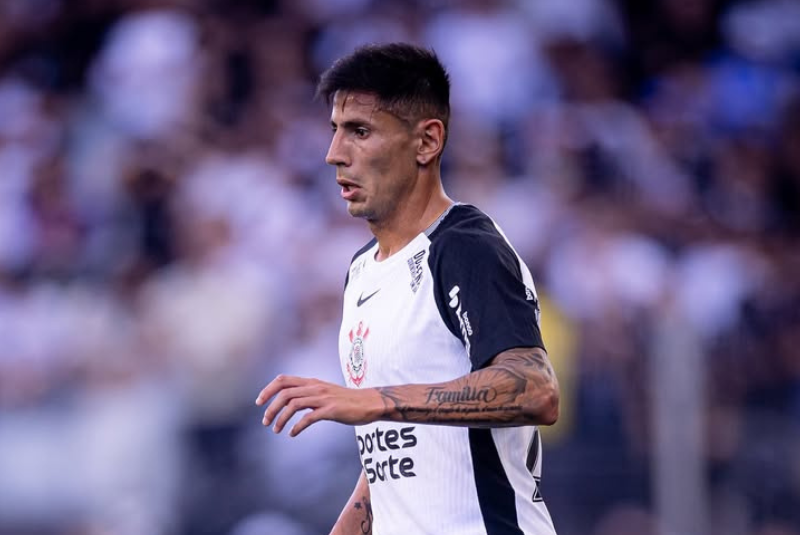O Corinthians abriu conversas para renovar o contrato de Fabrizio Angileri, lateral-esquerdo argentino de 31 anos, que tem vínculo até...
