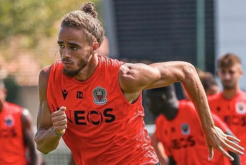 O Santos está perto de anunciar o atacante argelino Billal Brahimi como novo reforço. O jogador deve desembarcar no Brasil nesta...