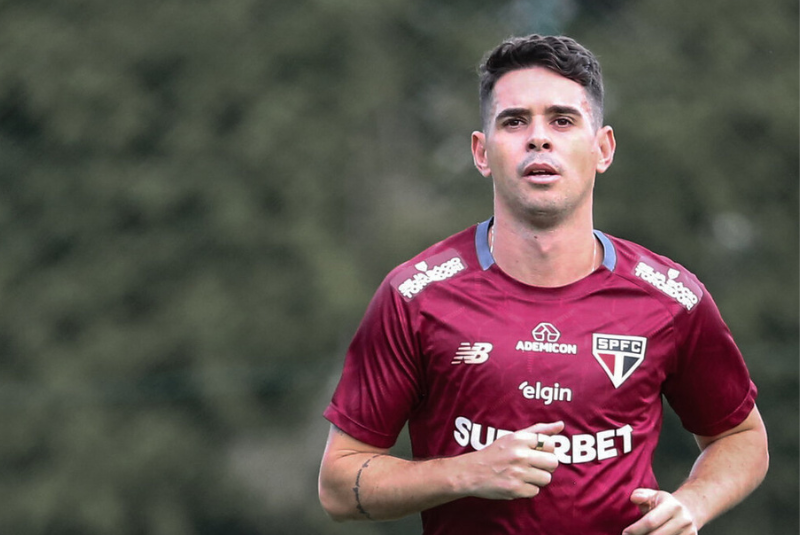 O São Paulo retomou os treinos nesta quarta-feira, após dois dias de folga, focado no confronto contra o Botafogo no dia 14.