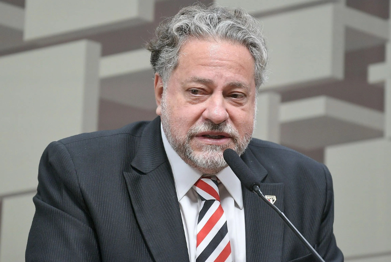 O presidente Julio Casares reconheceu que a delicada situação financeira obriga o São Paulo a negociar promessas de Cotia.