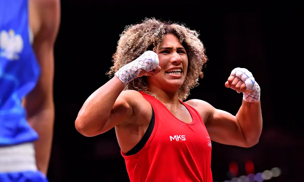 A brasileira Rebeca Lima conquistou a medalha de ouro no Mundial de Boxe em Liverpool, na Inglaterra. Em sua primeira participação...