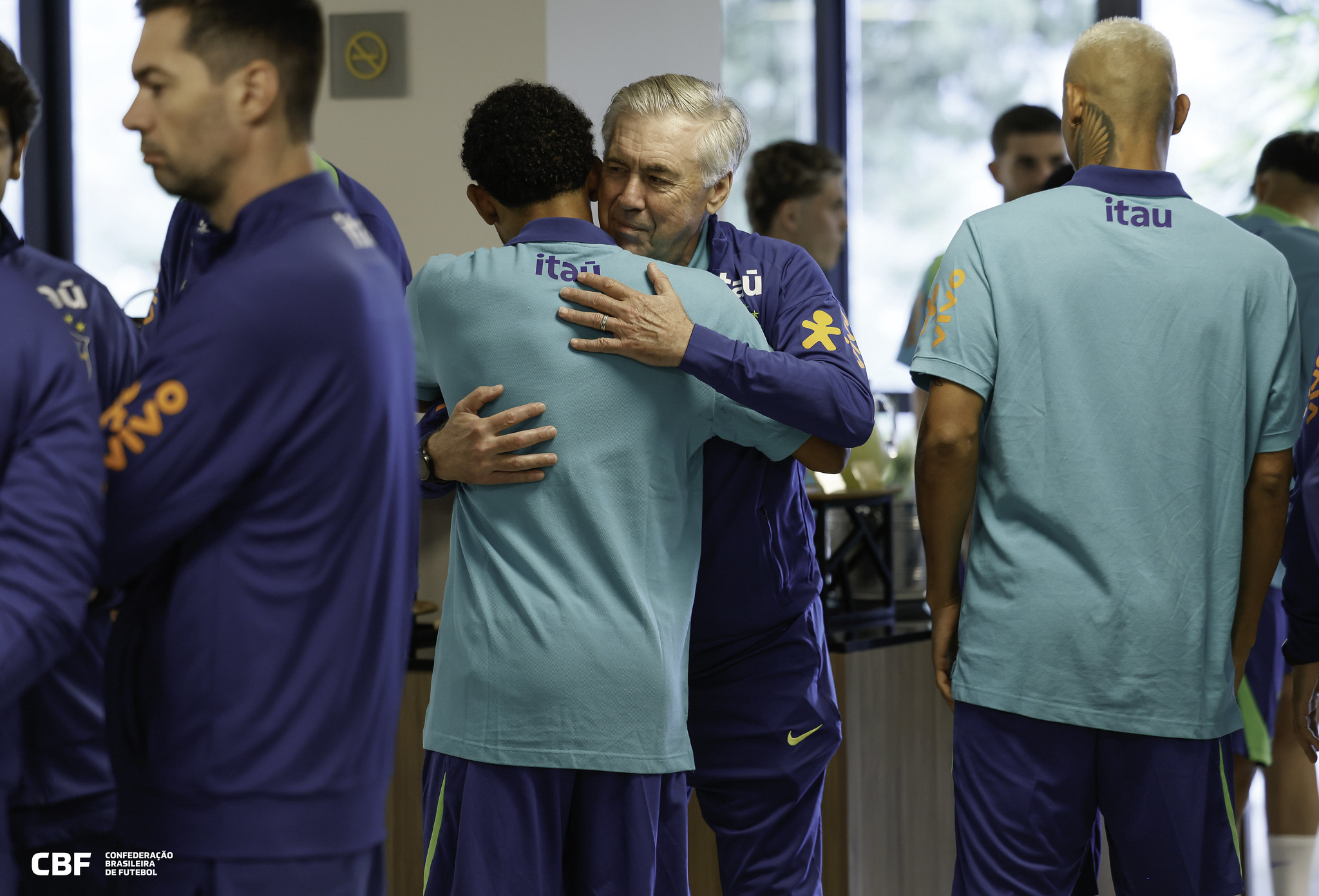 Carlo Ancelotti comandou nesta segunda-feira o primeiro treino da Seleção Brasileira na Granja Comary, em Teresópolis. A preparação visa...