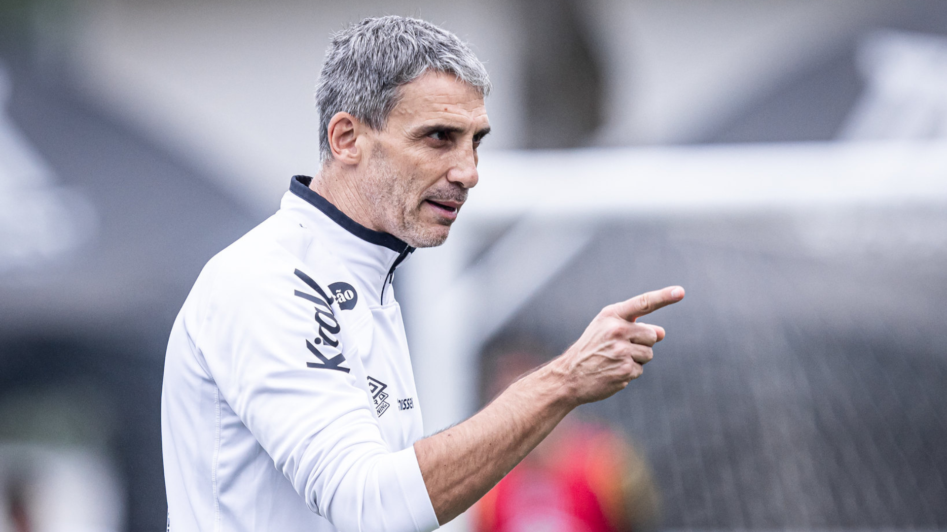 O Santos se prepara para o clássico contra o São Paulo, neste domingo, na Vila Belmiro, pela 24ª rodada do Brasileirão. A equipe de...