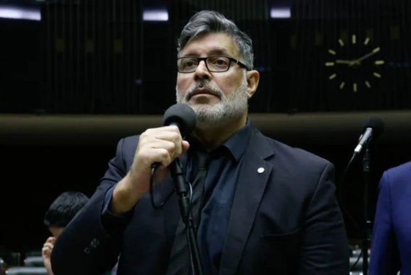 A Câmara Municipal de Cotia (SP) cassou, na última sexta-feira (3), o mandato do vereador Alexandre Frota...