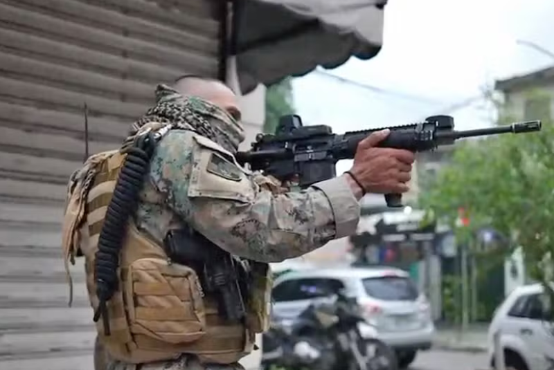 Pelo menos sete suspeitos foram mortos nesta sexta-feira (10) durante uma megaoperação integrada contra o Comando Vermelho...